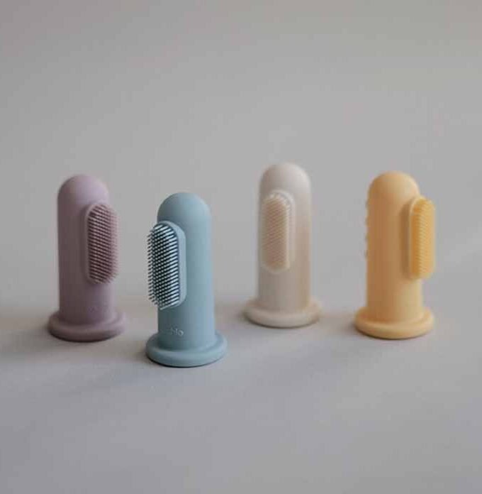 Mushie Finger dantų šepetėlis Blush/Shifting Sand