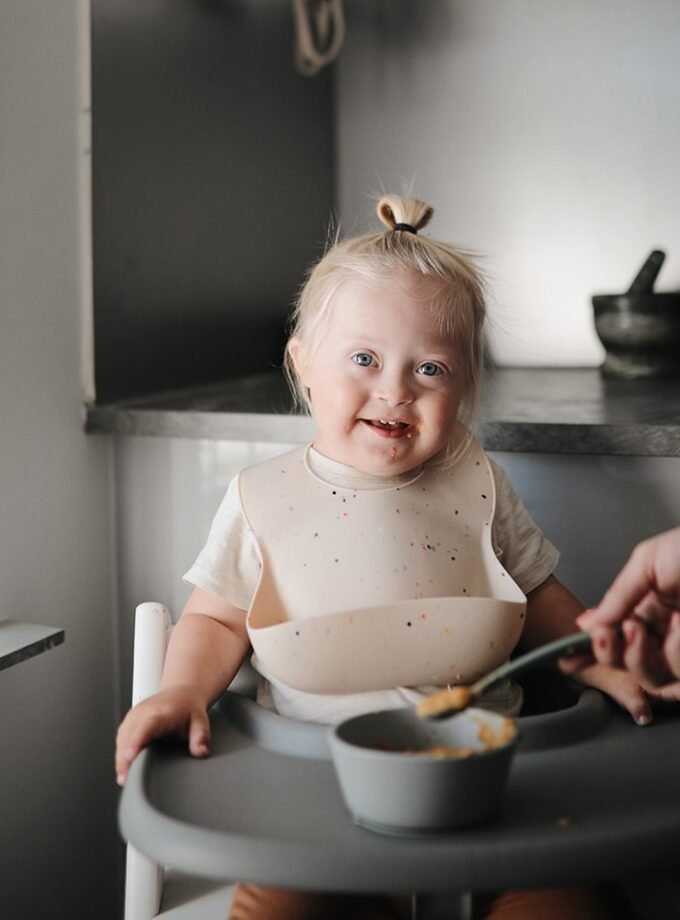 Mushie silikoninis prilimpantis dubuo - Stone