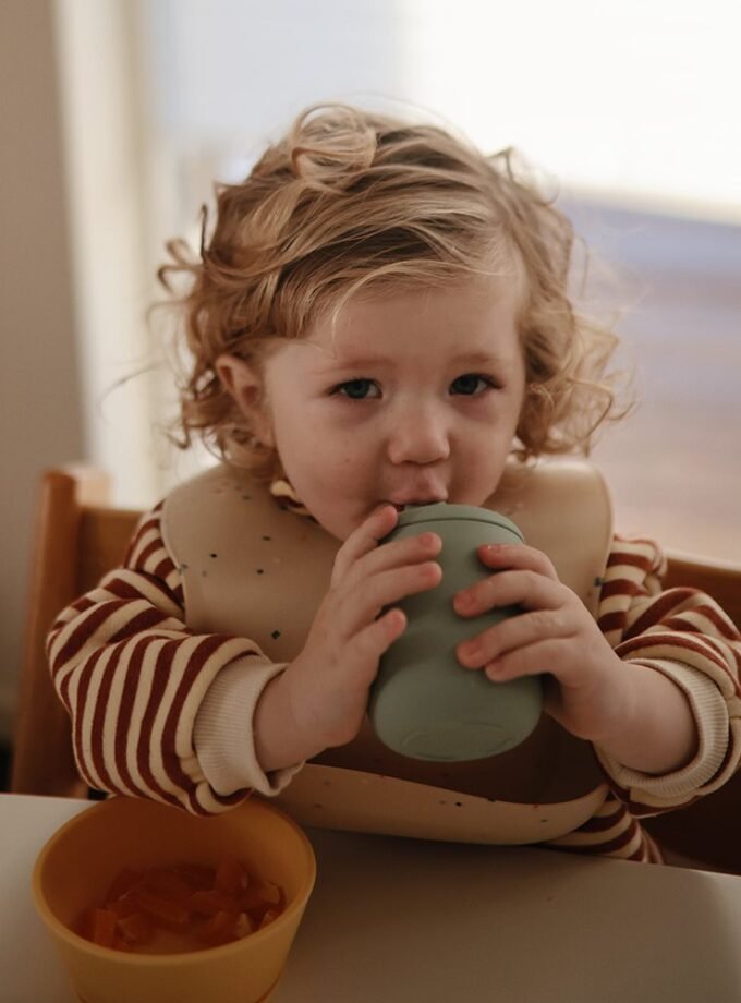 Mushie silikoninis Sippy puodelis - Powder Blue