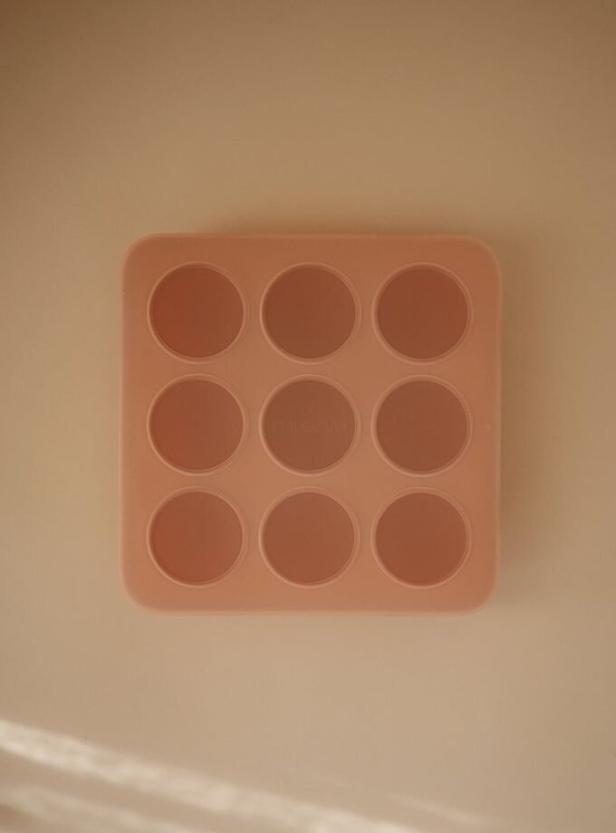 Mushie kūdikių maisto šaldymo padėkliukas - Blush