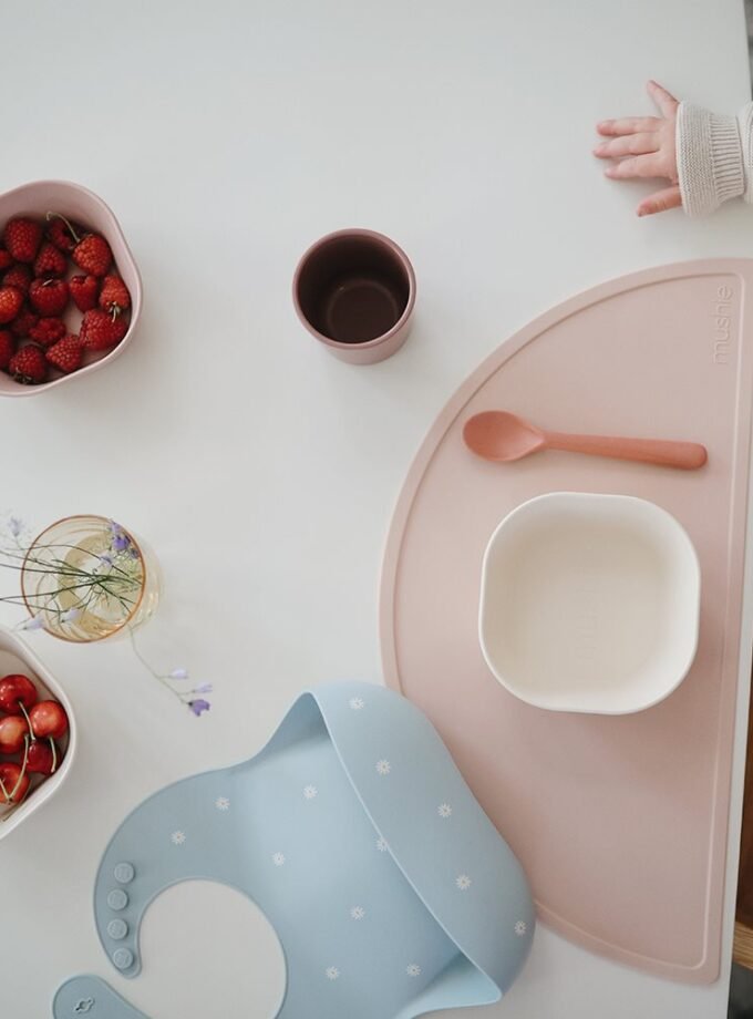 Mushie silikoninis padėkliukas - Stone