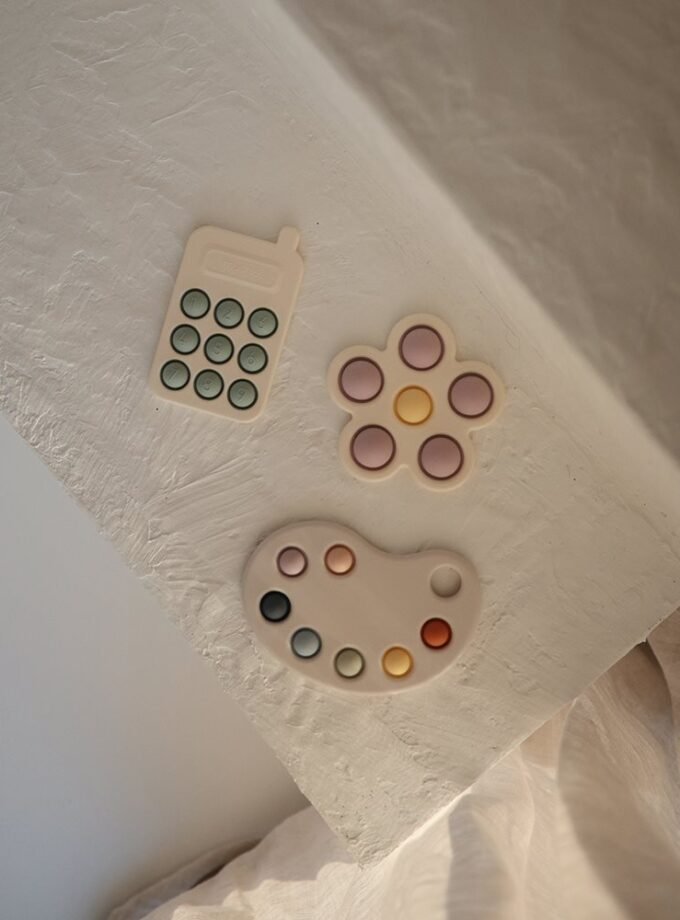 Mushie Paint Palette spaudžiamasis žaislas - Multi