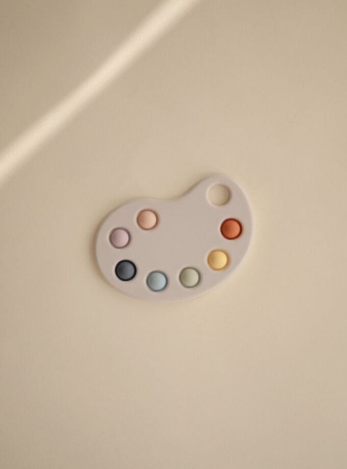 Mushie Paint Palette spaudžiamasis žaislas - Multi