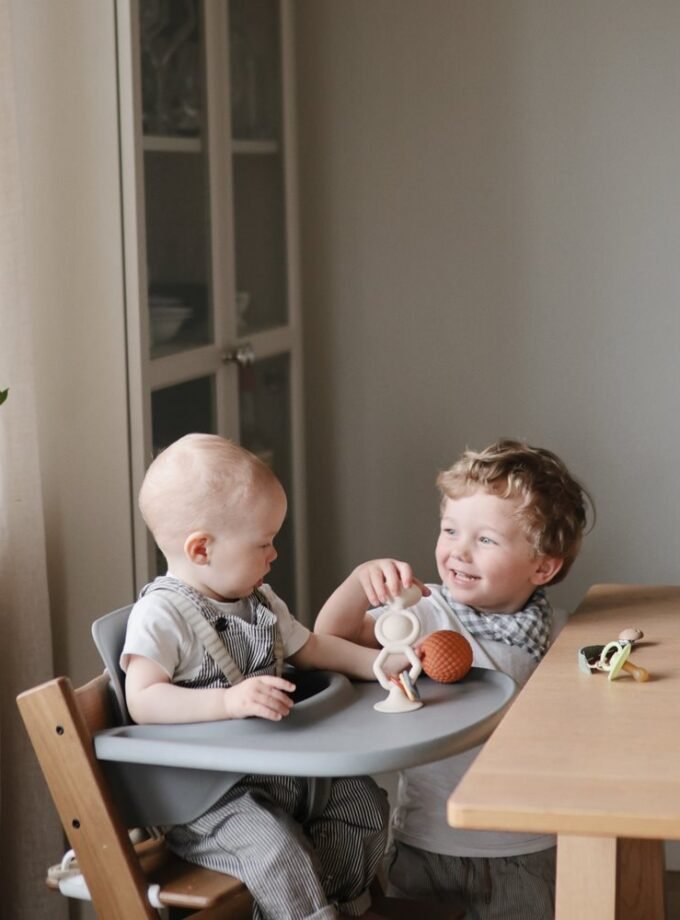 Mushie prilimpantis žaislas - HexaPop - Blush