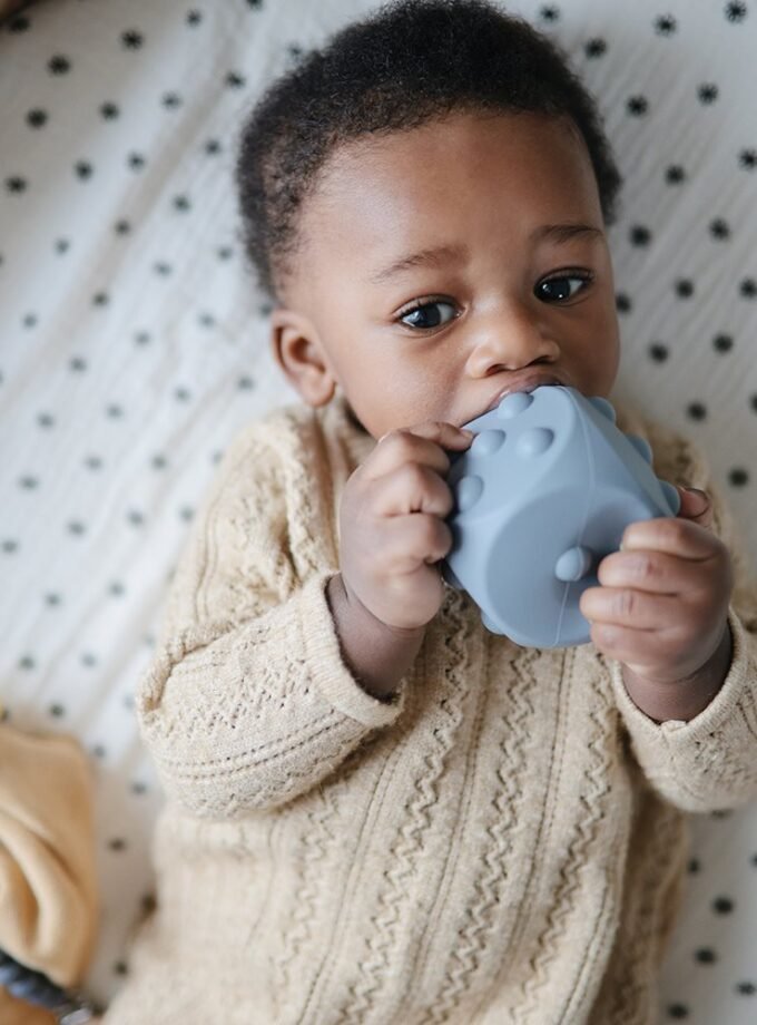 Mushie Dice minkštas žaislas 2 vnt - Tradewinds/Stone