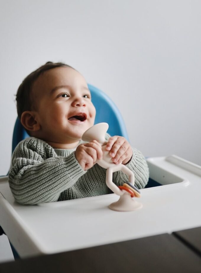 Mushie prilimpantis žaislas - HexaPop - Blush